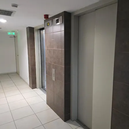 Sunrise - Lake&park View- Underground Parking Apartment